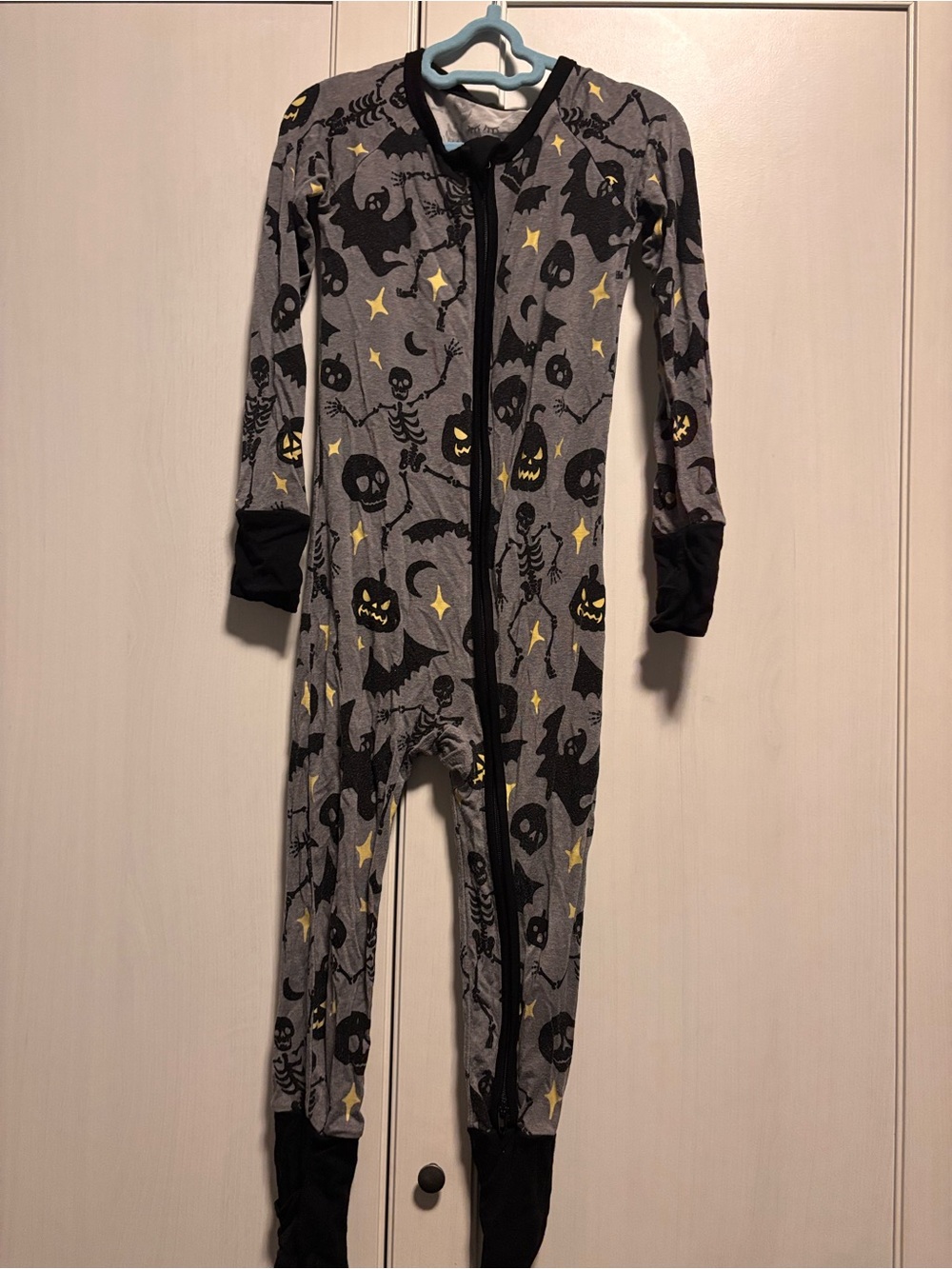 Kids Halloween Skeleton & Pumpkin One-Piece Pajamas - Gray/Black
